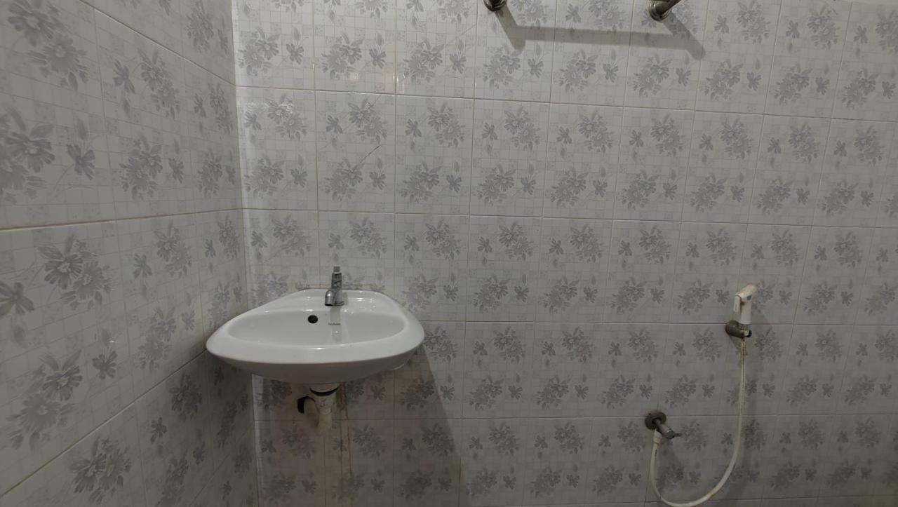 Hotel Greenland Thiruvananthapuram Bagian luar foto
