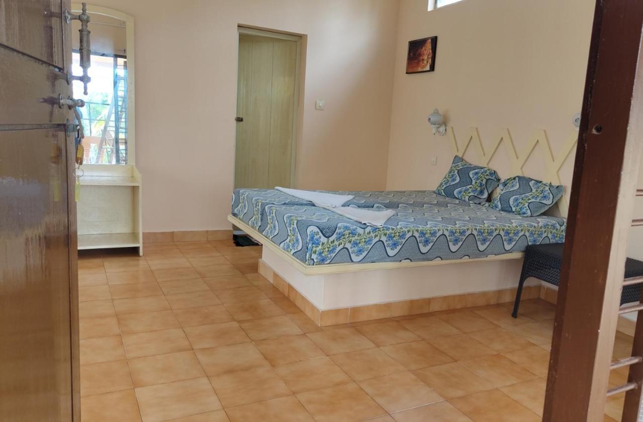 Hotel Greenland Thiruvananthapuram Bagian luar foto